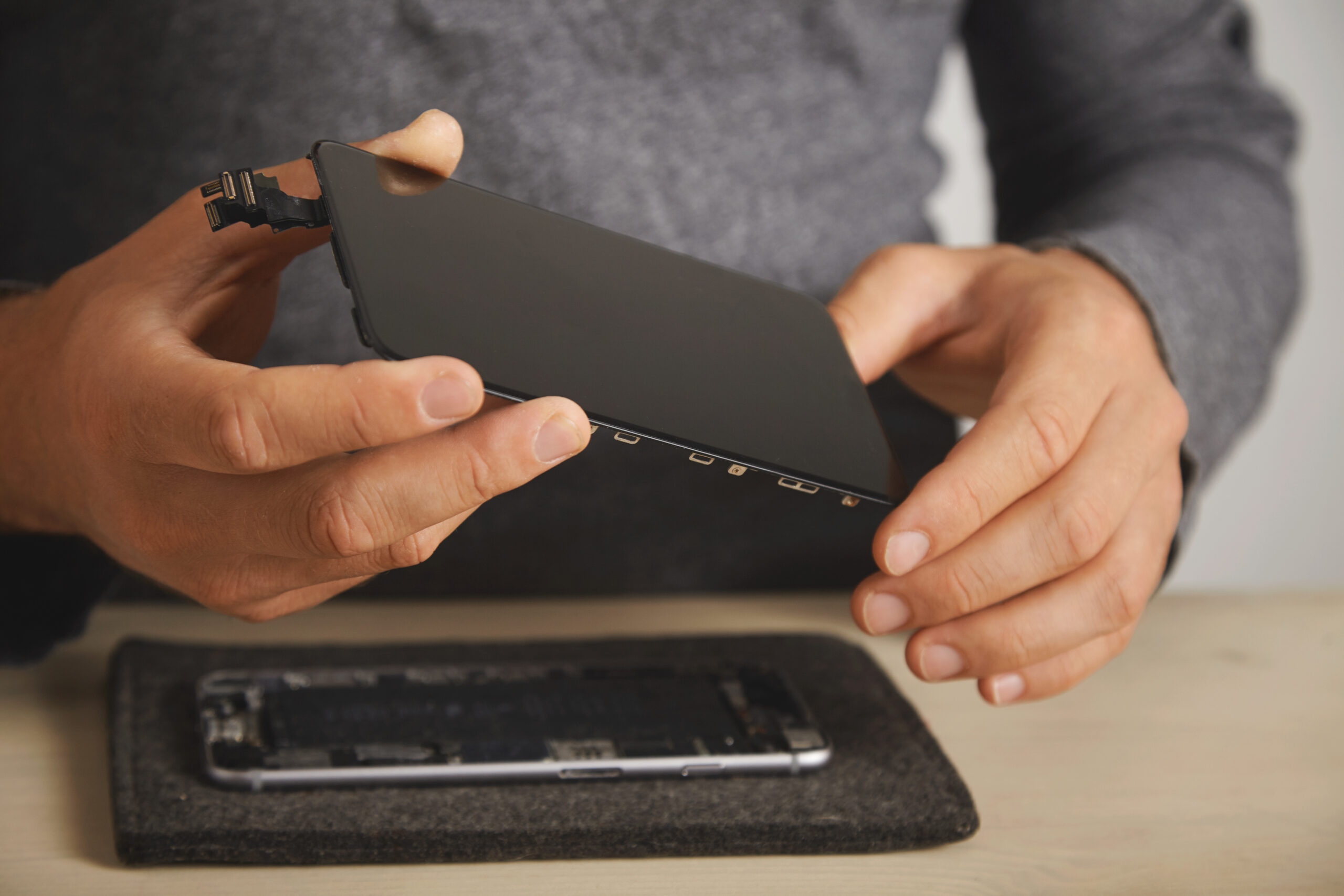 Read more about the article 5 Tegn På, At Din IPhone-Skærm Skal Skiftes – Guide Fra Eksperterne Hos IDoktoren