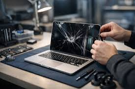 MacBook skærmreparation på værksted hos iDoktoren